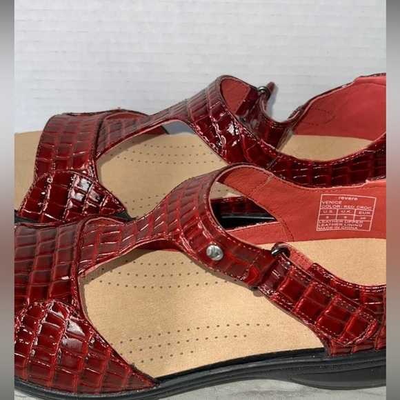 Revere Venice Leather Women's Sandals Red Croc Size 8. New without box. - Picture 4 of 4